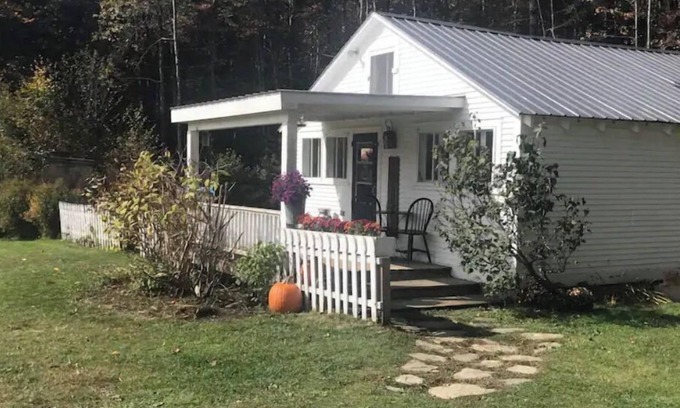 Londonderry Cabaña | Vermont Country Cottage (Near Village)