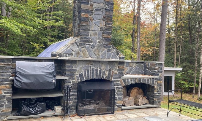 Guilford Casa | Vermont Mirror House