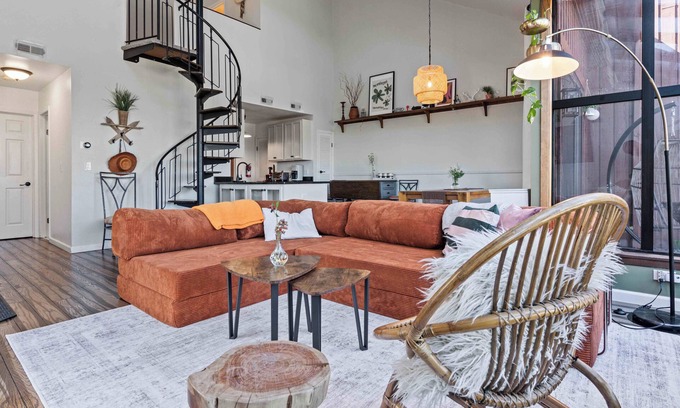 Vernon Cabina | Vernon's Cozy 3BR Loft Condo Cabin w/Views