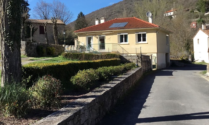 Verrieres Casa | Verrières, 10mn de Millau, au Porte des Gorges du Tarn, Maison 6 Pers