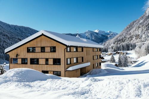 Wald am Arlberg Apartamento | Verwall Apartment Arlberg - mit Sauna, Balkon und Skiraum