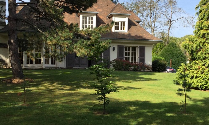 Le Touquet-Paris-Plage Villa | Hermosa villa de carácter, borde del bosque cerca del centro de la ciudad, capacidad para 10
