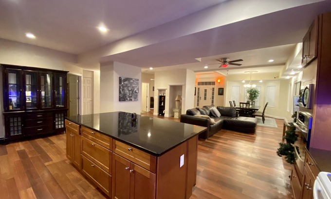 West Falls Church Casa | Mansión de lujo a 15 minutos de DC, 25 aeropuerto de Dulles