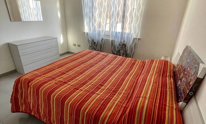 La Maddalena Apartamento | Very bright apartment with parking space, 10 minutes from the beach