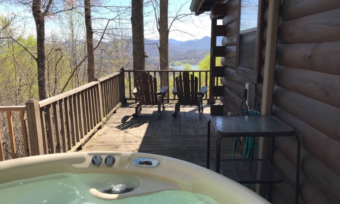 Hiawassee Cabina | 6 / 23-7 / 9 ¡Abierto! Fantástica vista al lago / Mtn!Aislada Bañera de hidromasaje Chimenea WIFI Hamaca