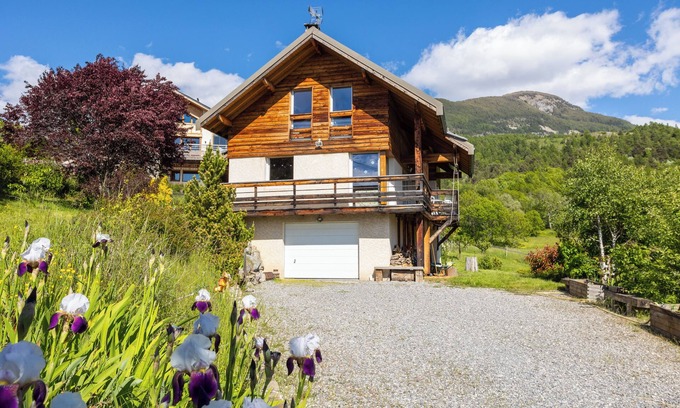 Saint-Sauveur Chalet De Esquí | cómoda casa de campo cerca de Embrun Serre Ponçon -LAC