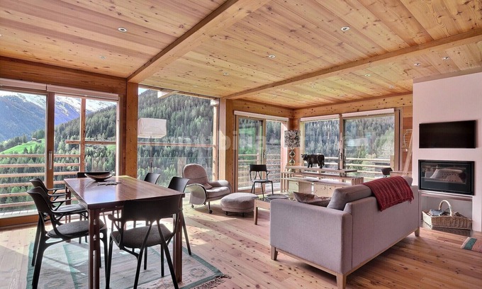 Grimentz Chalet De Esquí | Very comfortable chalet on 3 levels for 8 people, living room with fireplace, kitchen area with dish