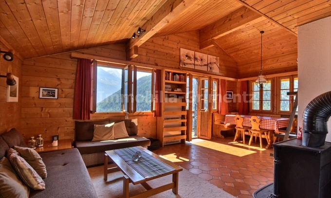 Grimentz Chalet De Esquí | Very comfortable chalet on 2 levels, for 6 people, living room with fireplace, kitchen area with dis