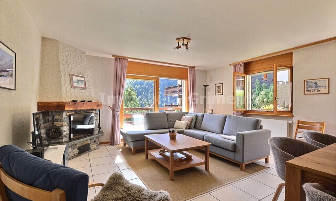 Grimentz Apartamento | Very comfortable flat for 5 people, living room with fireplace, kitchen area with dishwasher, 1 2-be
