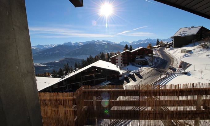 Anzere Apartamento | Very nice 4-room flat (max 7 pers., with the studio 9 pers.), renovated, near the cable car with a m
