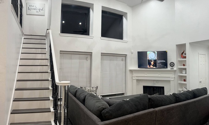 Humble Casa | Very Nice and Comfy Airport Stay