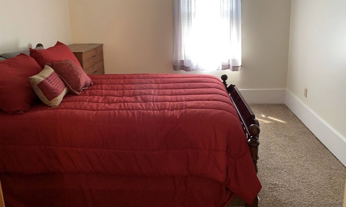 Tonkawa Casa | Very nice and cozy 3 Bedroom with full closets fully furnished