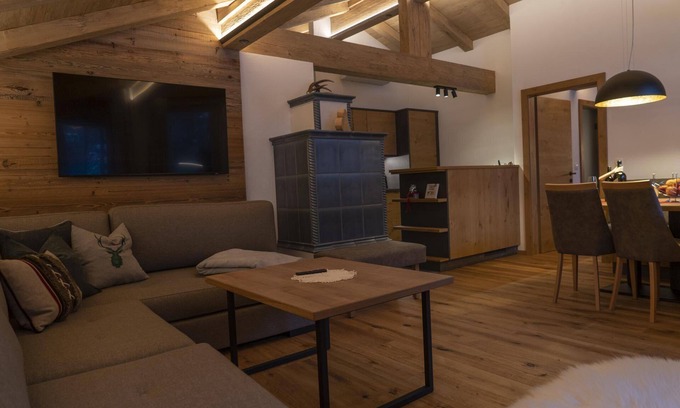 Tulfes Apartamento | Very nice apartment, close to the ski lift/gondola and Hall's old town