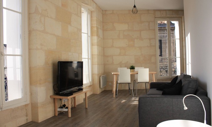 Saint Seurin - Fondaudege Apartamento | Muy bonito apartamento reformado en edificio de piedra