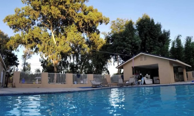 Simi Valley Casa | Very Private Guest House for 8 on Private 3.25 acre Estate behind 2 secure gates