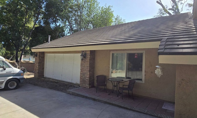 Simi Valley Casa | Very Private Guesthouse + Loft for 8 on a Very Private wooded 3 acr Gated Estate