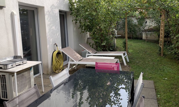 3rd Arrondissement Apartamento | Very quiet apartment with south garden Lyon Monplaisir district
