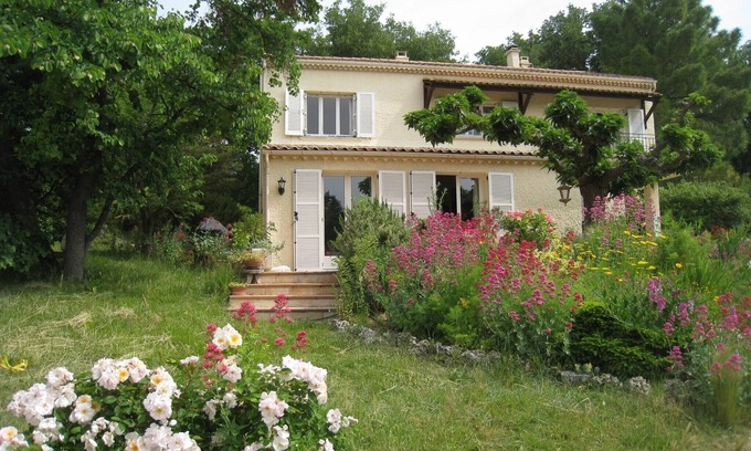 Roussas Villa | Villa muy tranquila en Drôme Provençale, piscina privada vallada de 10 m.