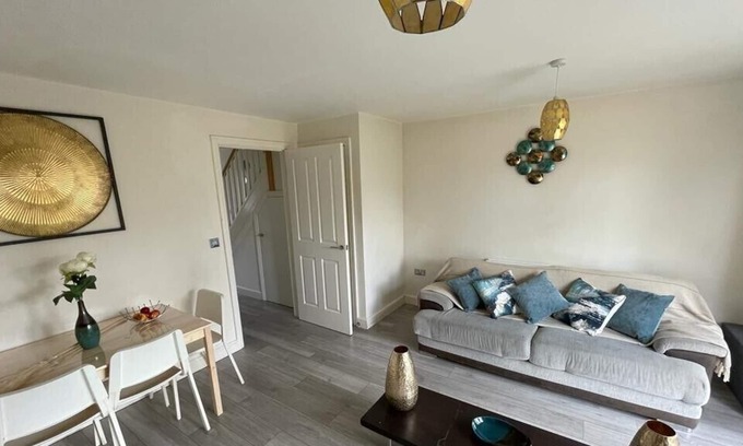 Acresford Casa | Very Spacious 2 Bedroom House