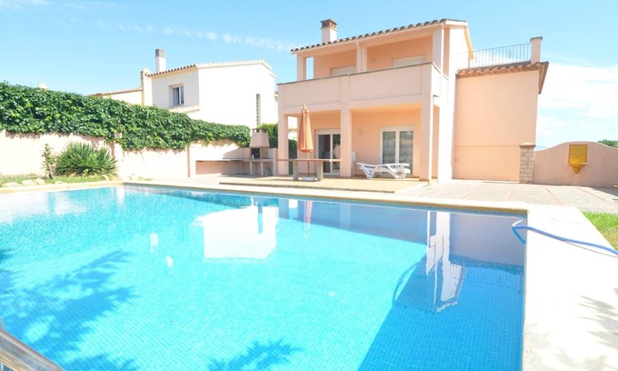 L'Escala Villa | Casa muy espaciosa con piscina privada