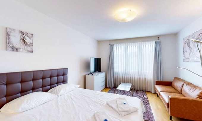 Hottingen Apartamento | Very spacious studio/city center (Parkview 4)