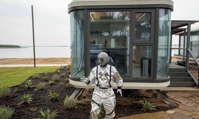 Bridgeport Casa | Vessel 10 - Elevated Vessel Experience | Waterfront Backyard Fast Internet