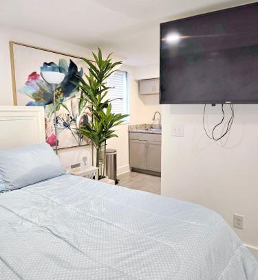 East Side Casa | Vessel Hotel Studio Suites of Atlanta, GA