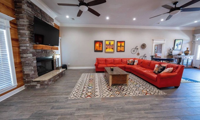 Sherwood Casa | Veteran’s Family Retreat | Spacious & Peaceful Stay Near AFB