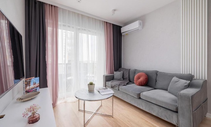 Pradnik Bialy Apartamento | Vetulaniego Apartment with Air Conditioning & Parking by Renters Prestige