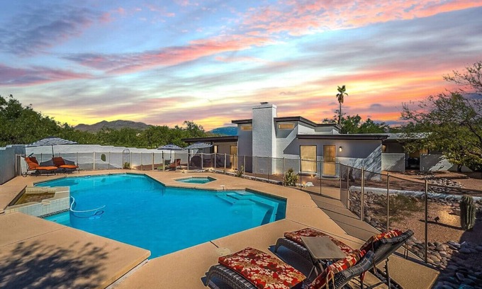 Catalina Madre Apartamento | East Tucson / Pool & Hot Tub / Sleep 7 / 3BR / 2BA