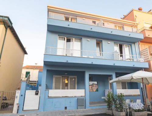 Marina di Cecina Casa | Via Siena 4 - Suites & Rooms