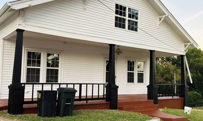 Hannibal Casa | Vibey home a few blocks from downtown Hannibal