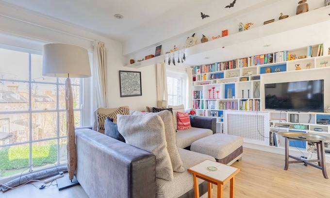 Coldharbour Apartamento | Vibrant 2BD Flat, 8 Min Walk to Brixton Station