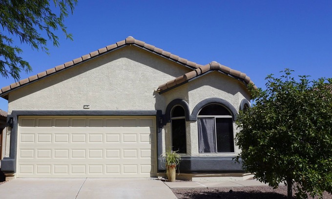 Rancho Sahuarita Casa | Vibrant and charming 4-bedroom house in delightful Rancho Sahuarita