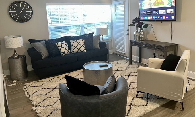 Piedmont Heights Apartamento | Vibrant and Cheerful 2 bedroom in Midtown