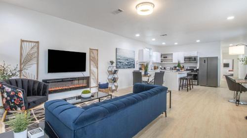 Central City Apartamento | Vibrant Blue Luxury Apartment 2316
