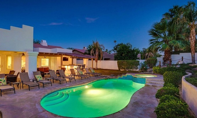 Magnesia Falls Cove Casa | Vibrant, Dog-Friendly Home with WiFi, Private Pool, Spa, & Outdoor Kitchen