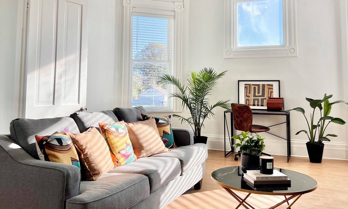 New Pathways Apartamento | Historic Home in Downtown Memphis - Upper unit