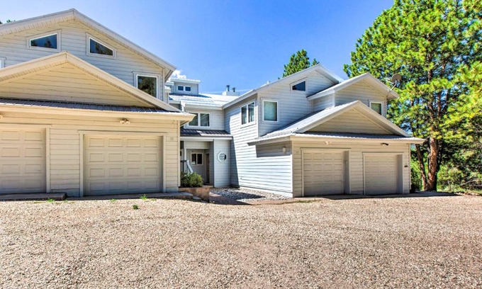Angel Fire Casa | Vibrant Escape Less Than Half Mi to Angel Fire Resort