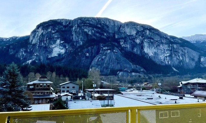 Downtown Squamish Condominio | Vibrant heart of downtown Squamish!