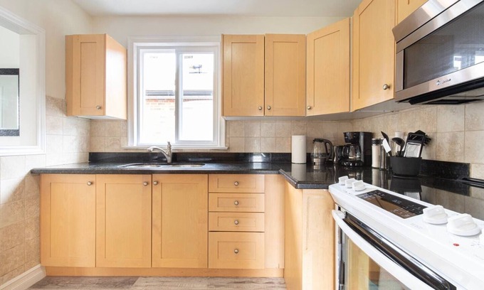 Clanton Park Casa | Vibrant Home in North York
