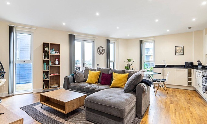 Alperton Apartamento | Vibrant London Canal Apartment