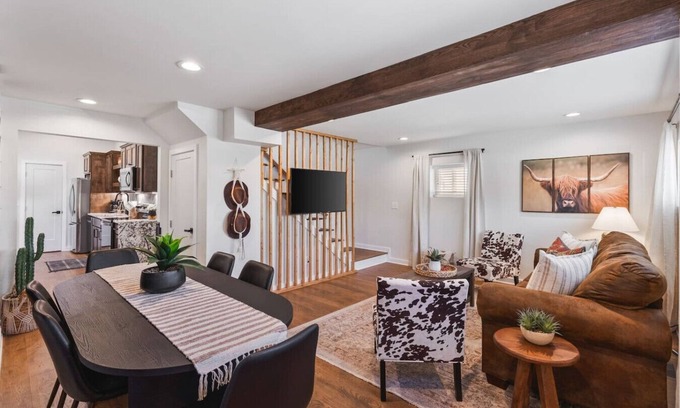 Greenwood Condominio | Vibrant Multi-Condo Building - Sleeps 48 - 7 Units