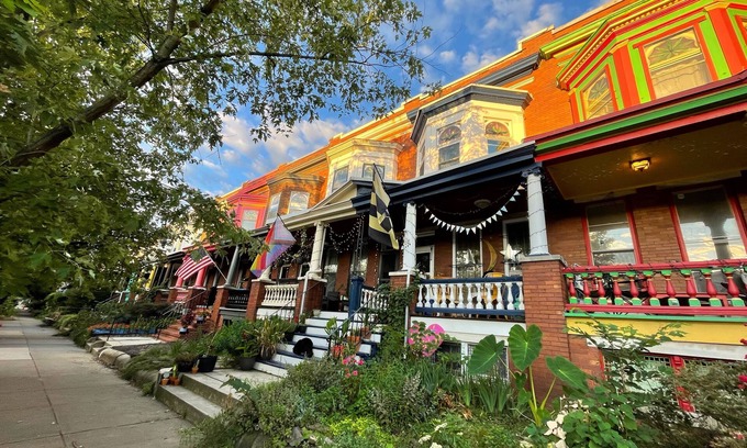 Downtown Baltimore Casa | Vibrant Oasis in a Walkable Wonderland - Charles Village 3BR/1BA