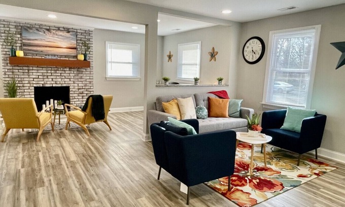 New Irving Park Casa | Vibrant Open Floor Plan Ranch Style Home at Prime Location!