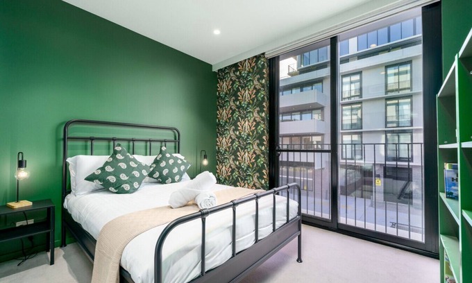 Kingston Apartamento | Vibrant Stay with Lakeside Charm in Kingston