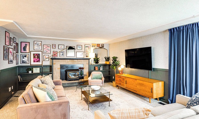 Central Tacoma Casa | Vibrant Tacoma Retreat, Near Point Defiance Park!