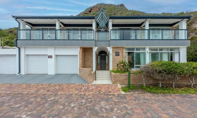 Victoria Bay Casa | Vic Bay Beach House