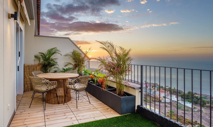 La Vera Apartamento | Victoria Dreamhouse - 2BR Seaviews Terrace