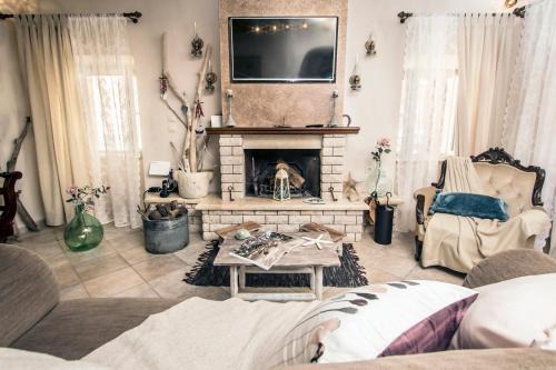 Chlomos Casa | Victor's Traditional House